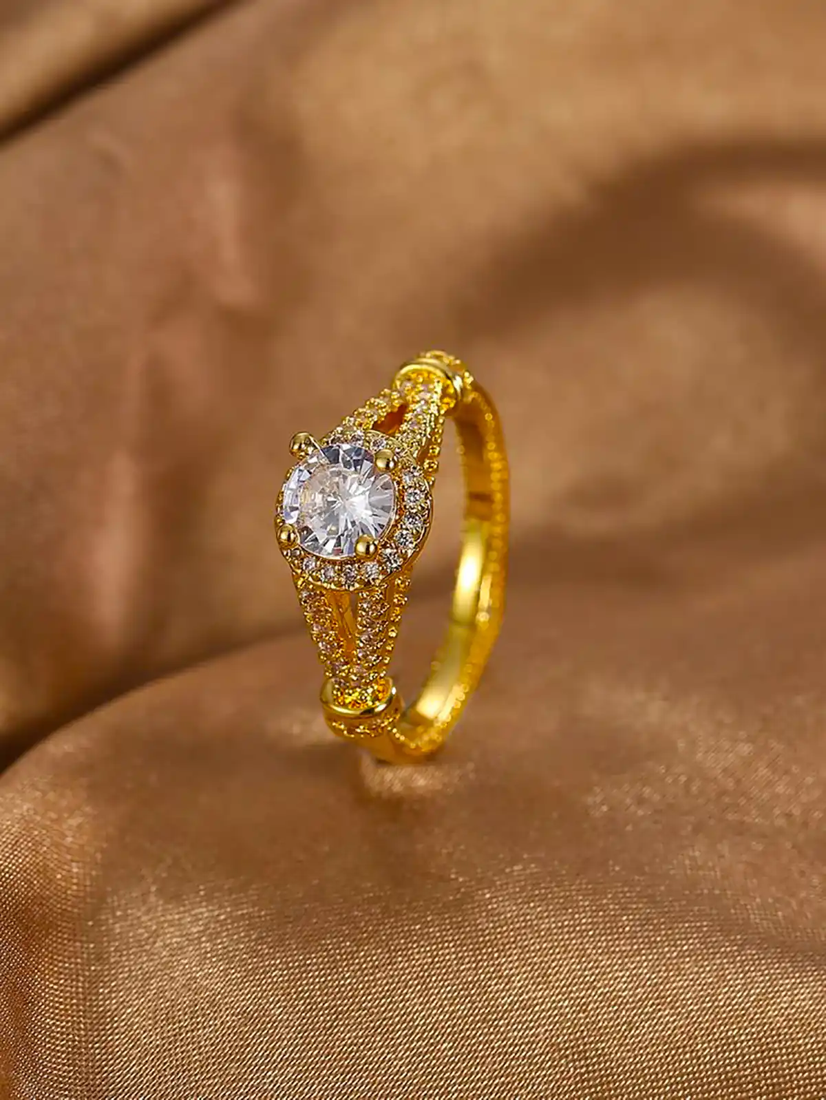 انگشتر نگین سوراسکی مدرن