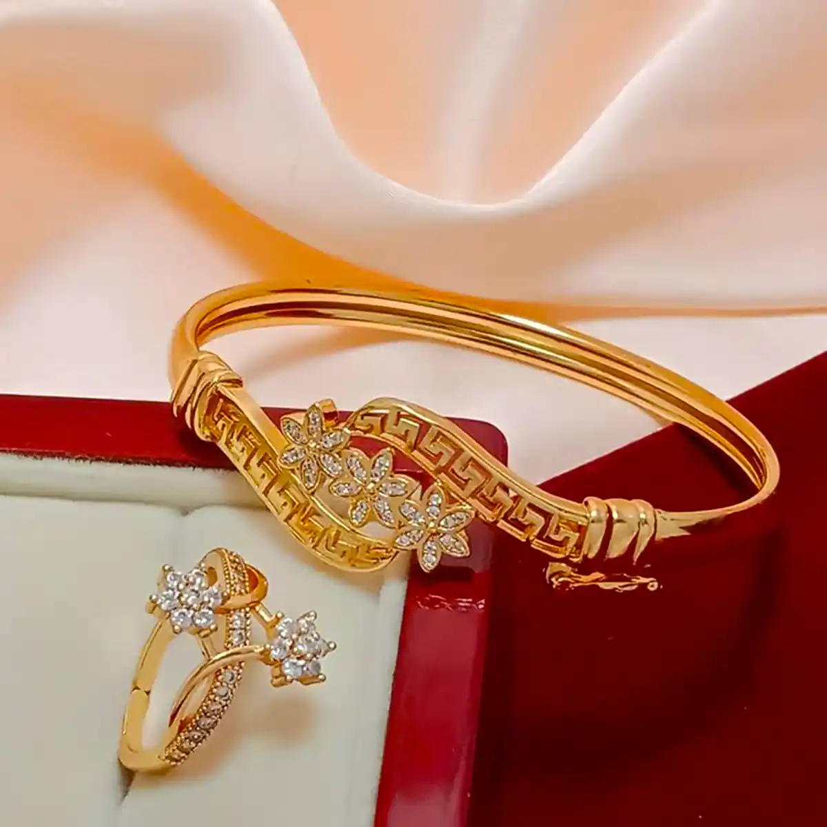 بنگل طلا دخترانه