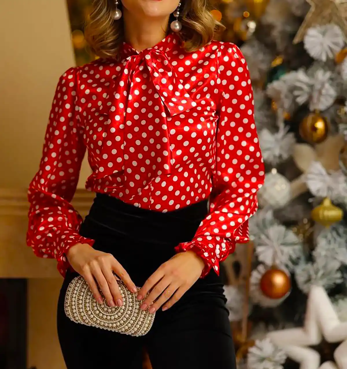 بلوز قرمز زنانه