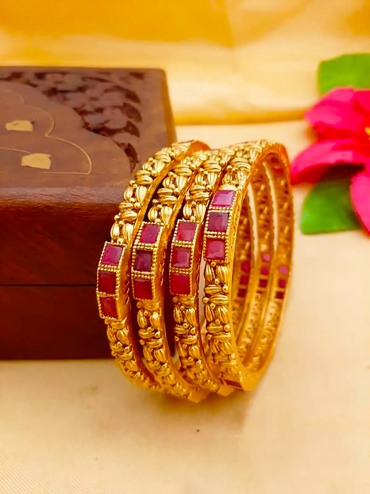 النگو طلا باکلاس