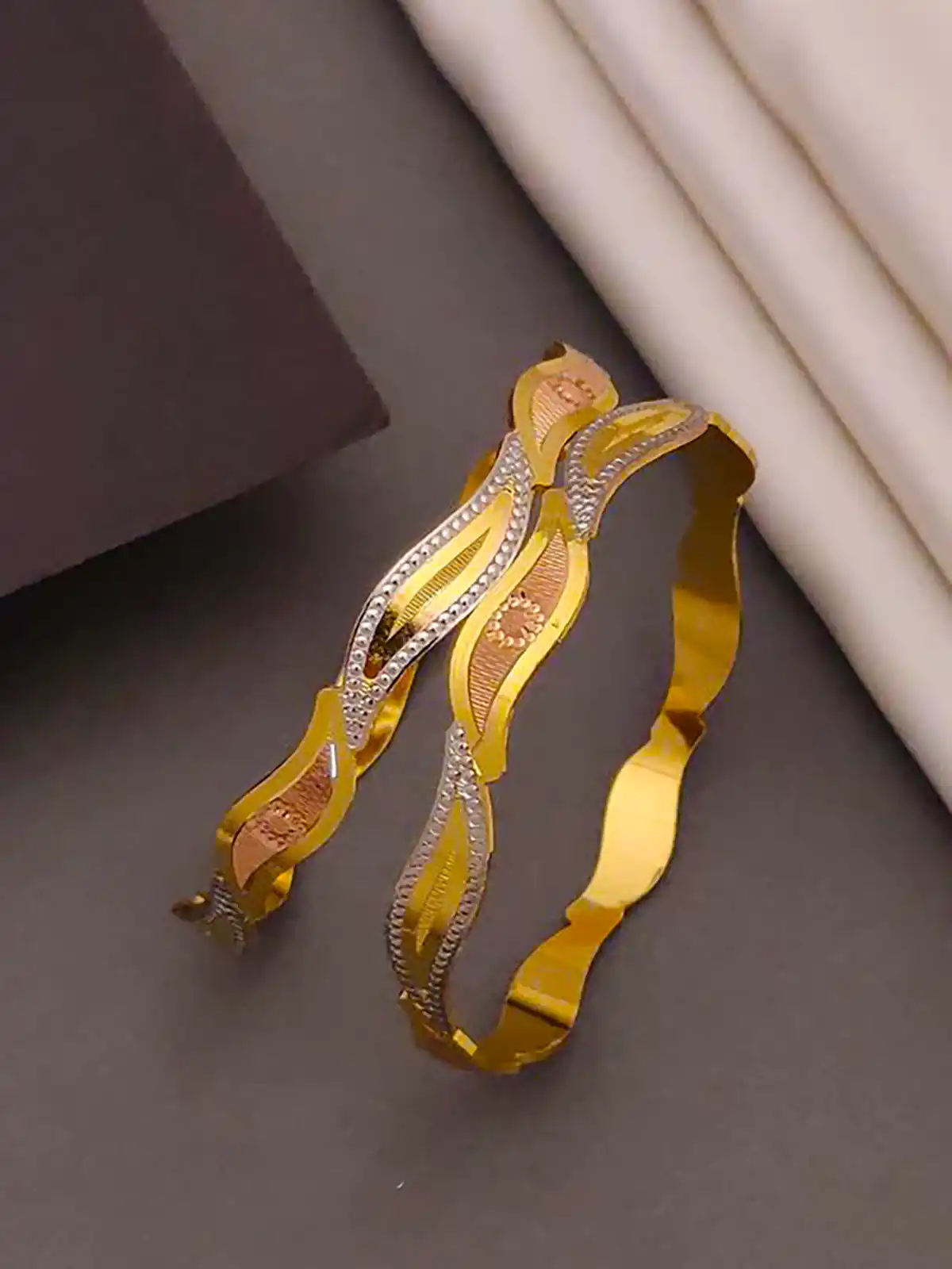 النگو طلا باکلاس