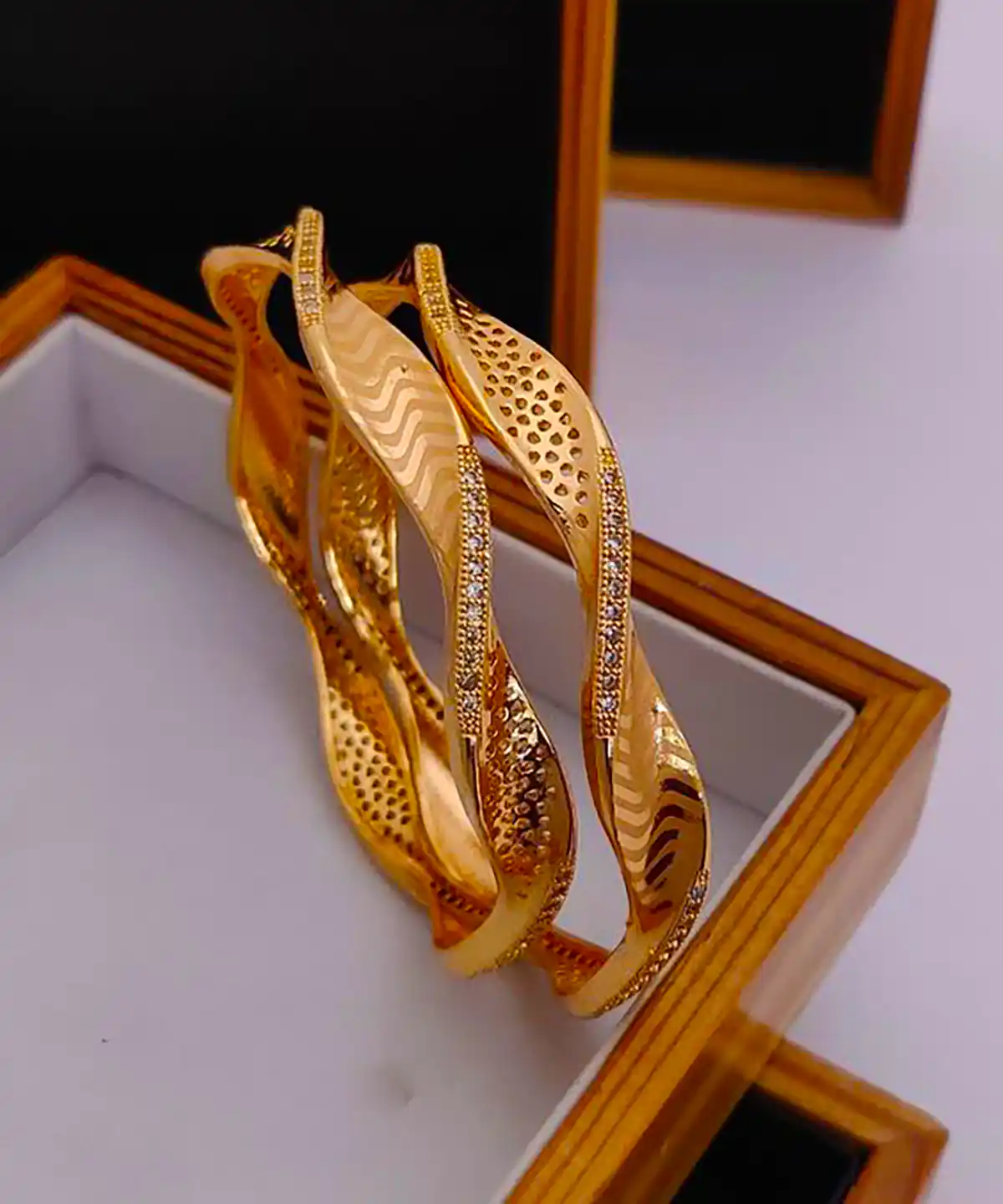 النگو طلا باکلاس