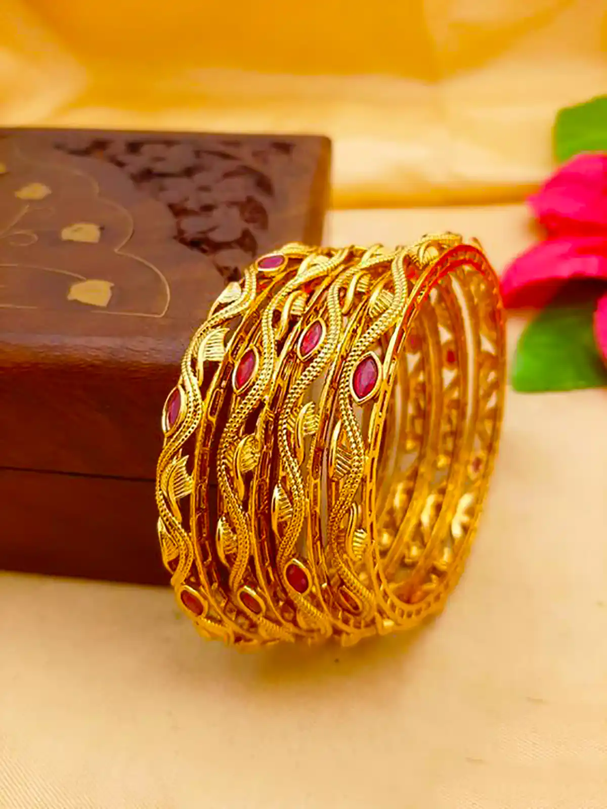 النگو طلا باکلاس