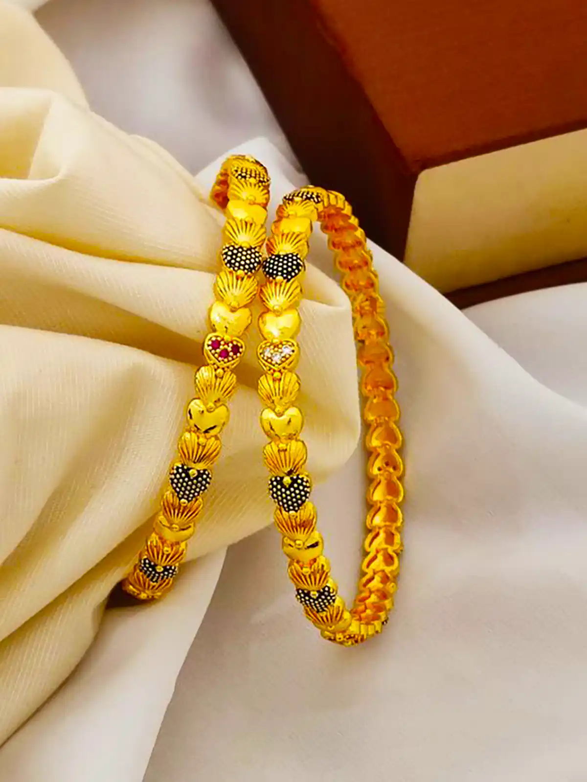 النگو طلا باکلاس