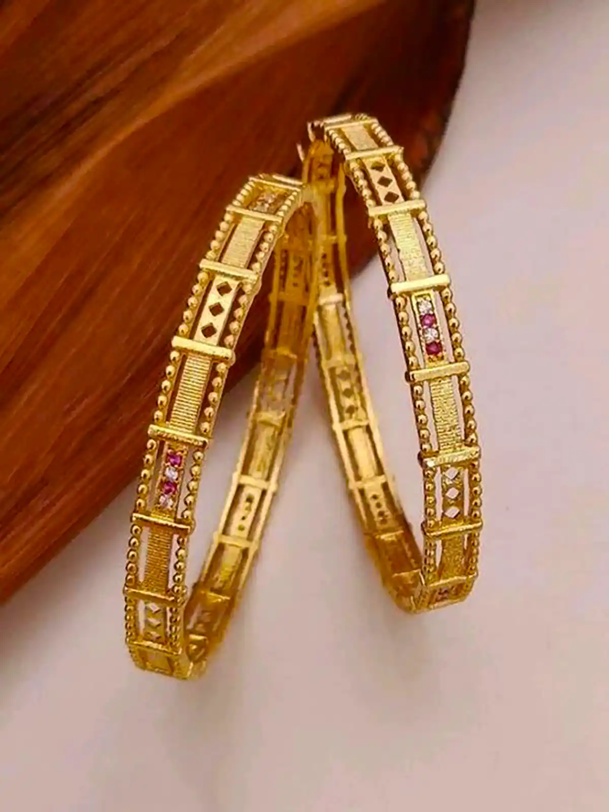 النگو طلا باکلاس