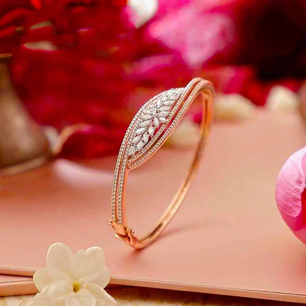 بنگل طلا زیبا