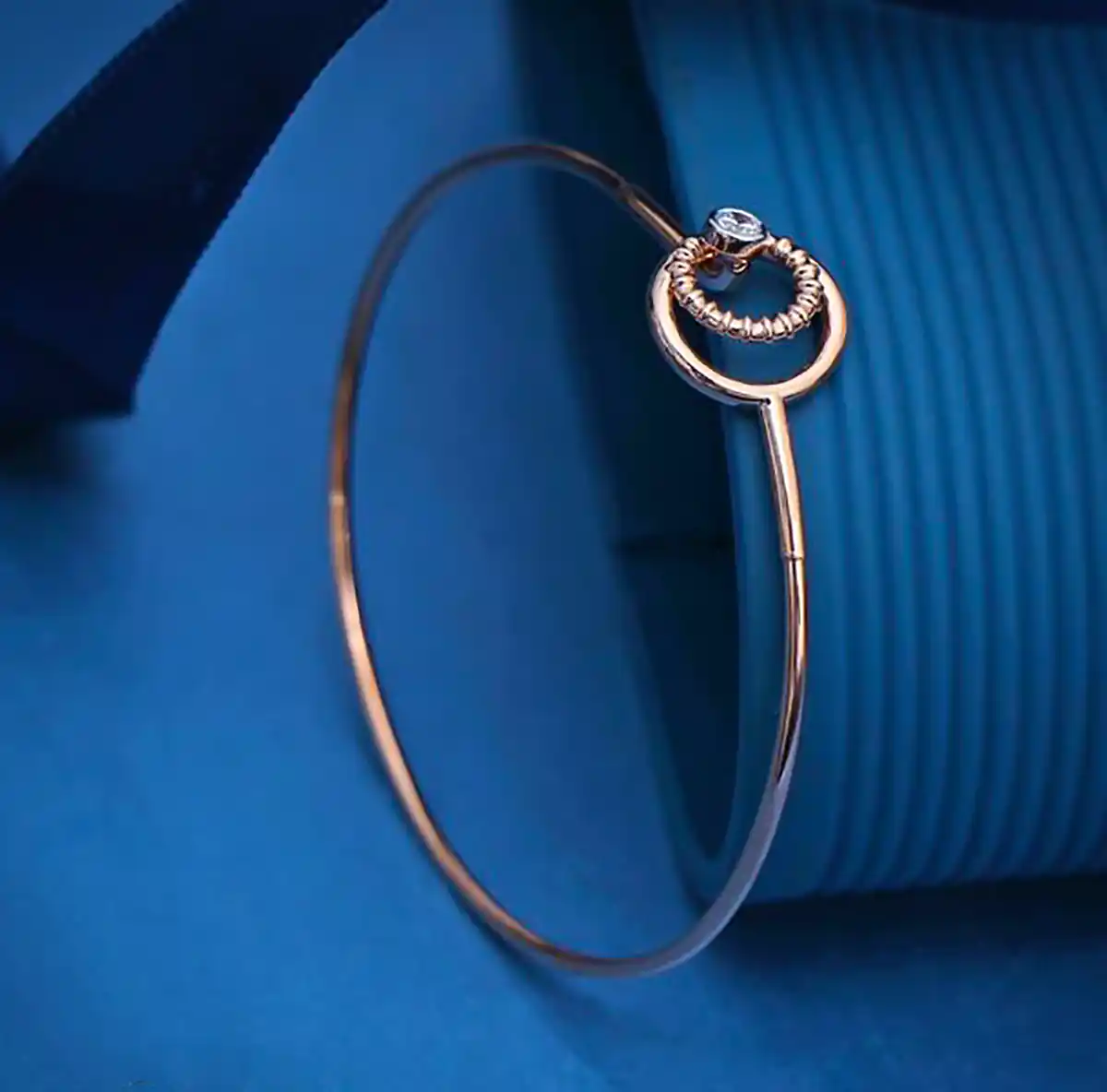 بنگل طلا زیبا