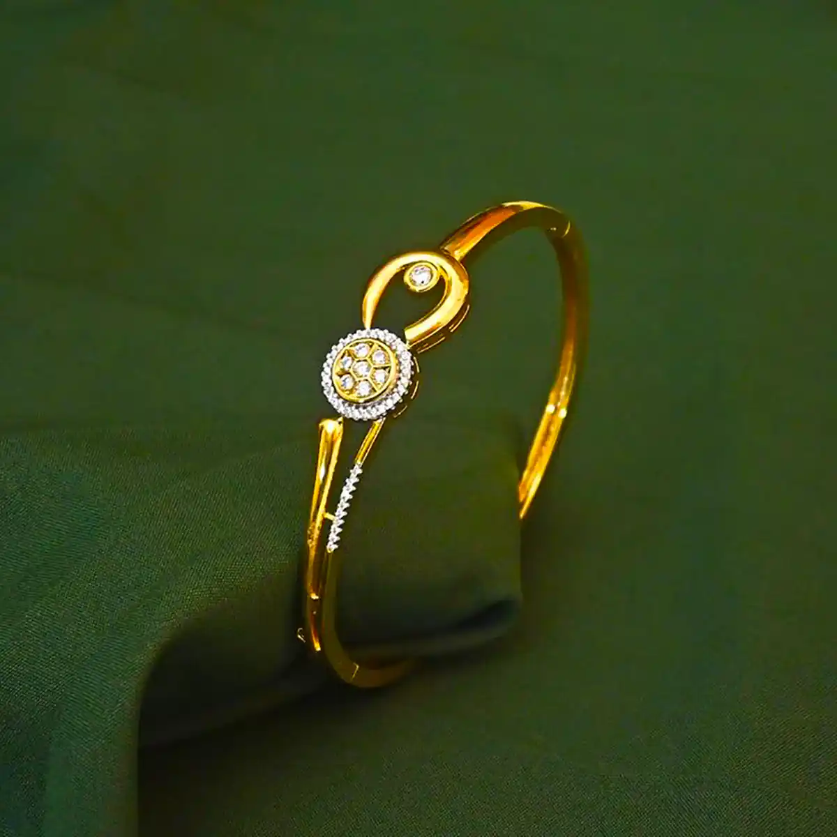 بنگل طلا زیبا