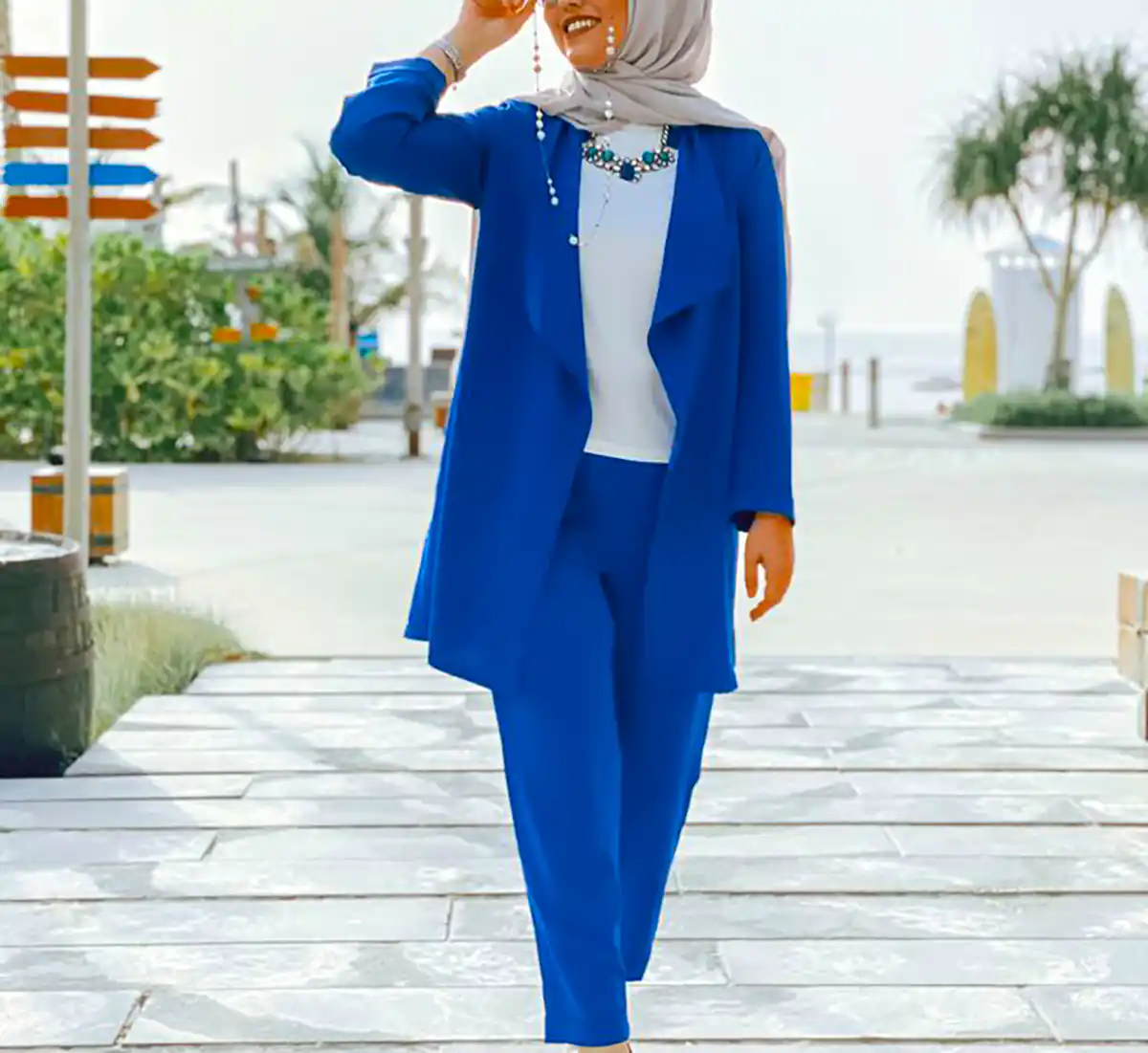 استایل آبی شیک زنانه