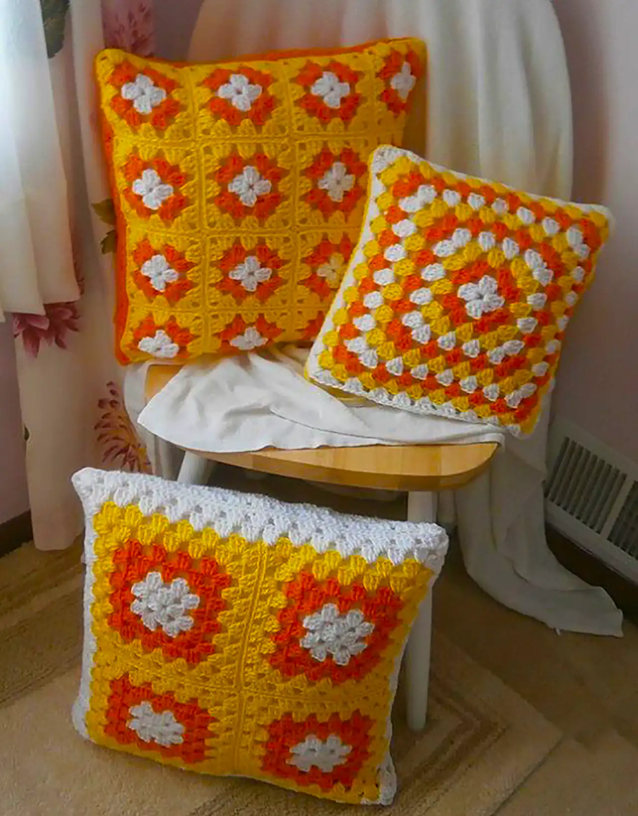 کوسن کلاسیک مبل