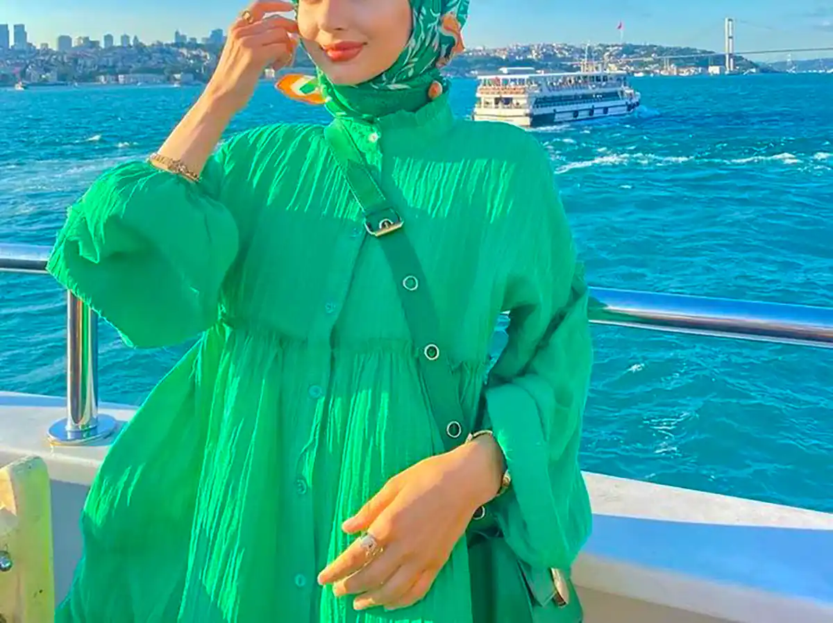 لباس بیرونی سبز زنانه