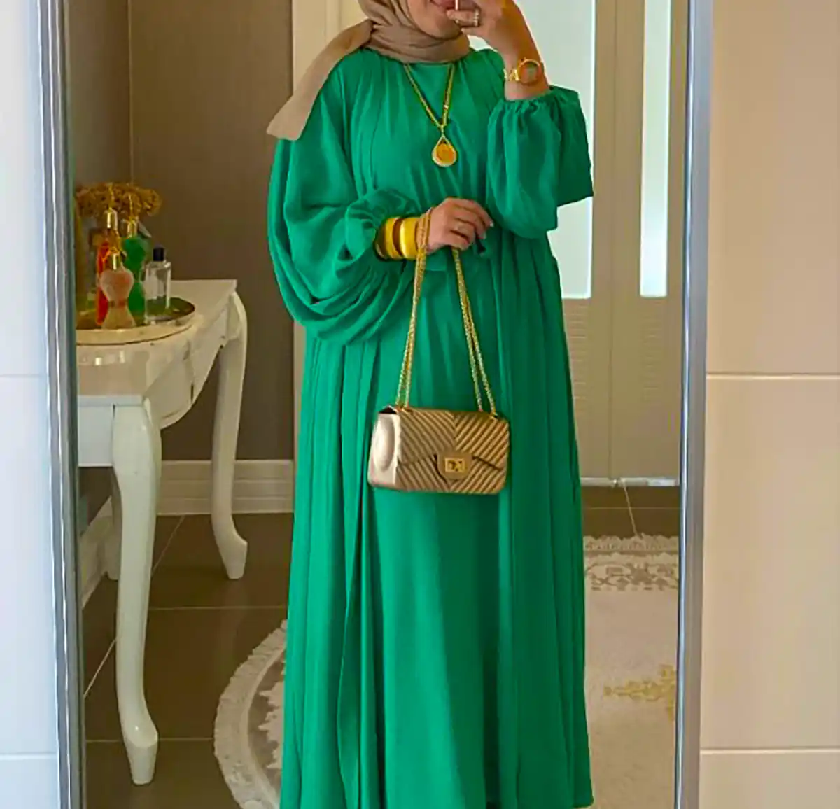 لباس بیرونی سبز زنانه