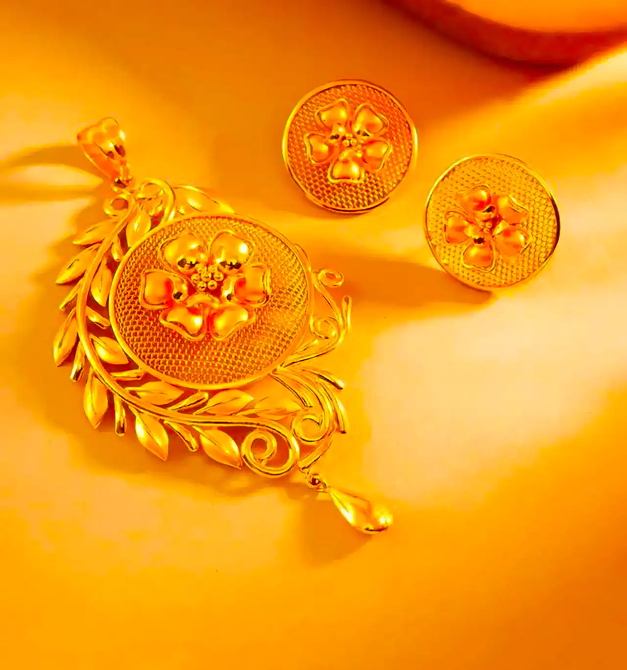 نیم ست طلا خاص