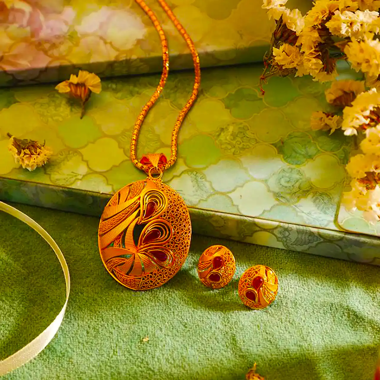 نیم ست طلا خاص