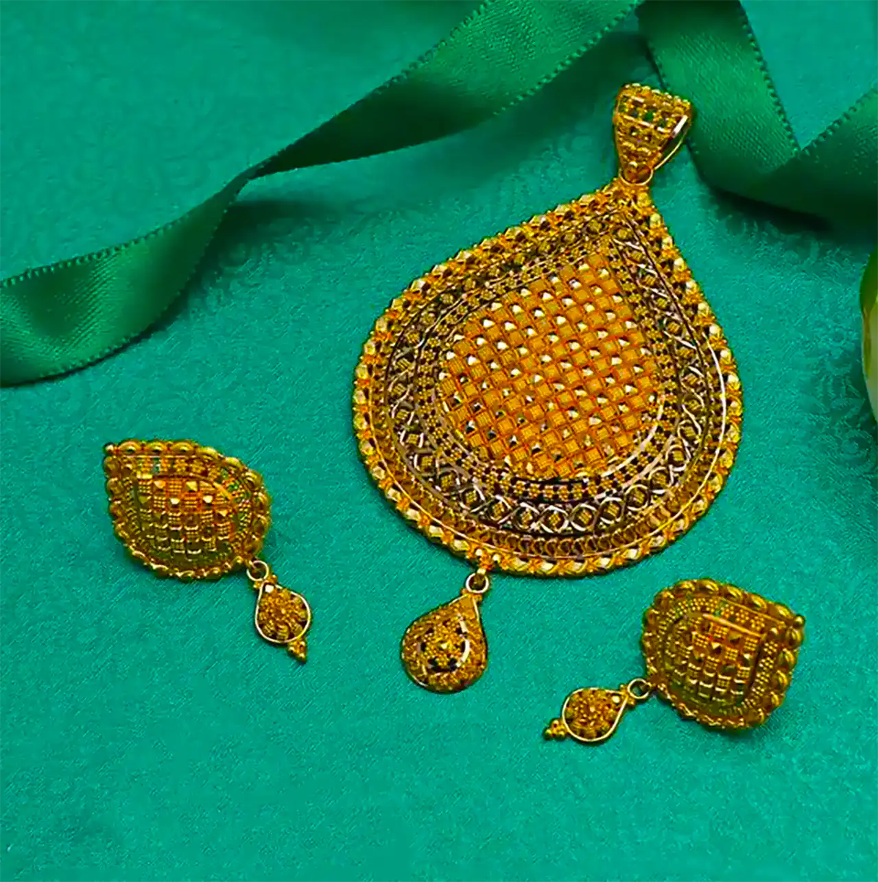 نیم ست طلا خاص