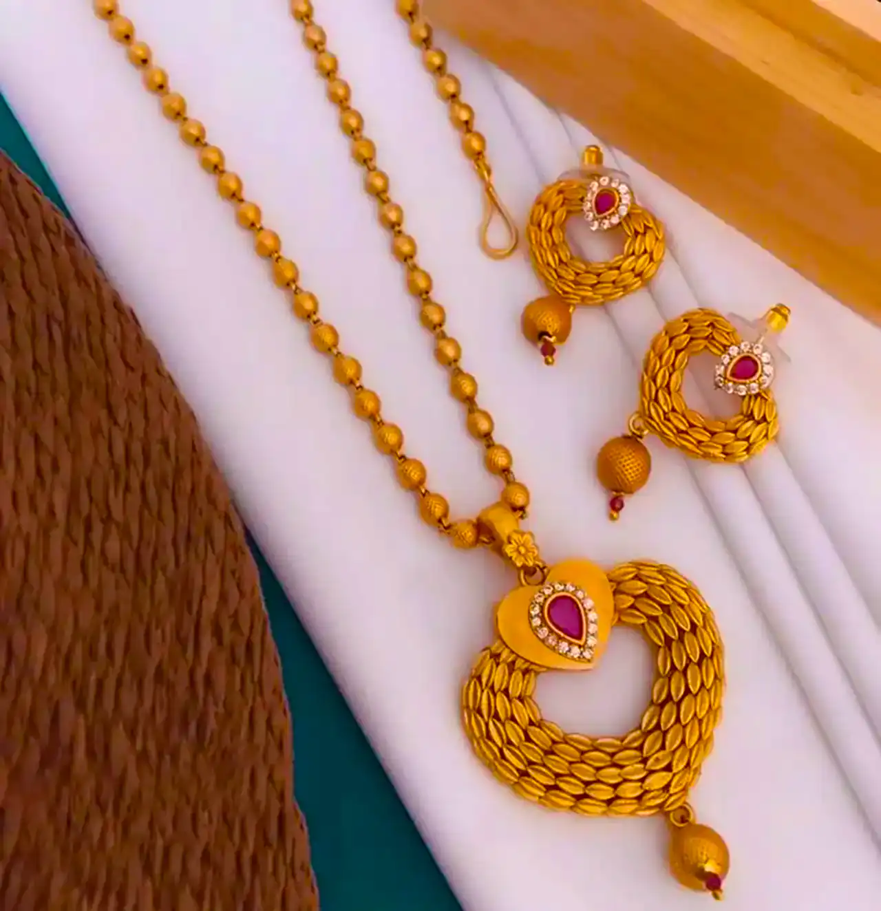 نیم ست طلا خاص