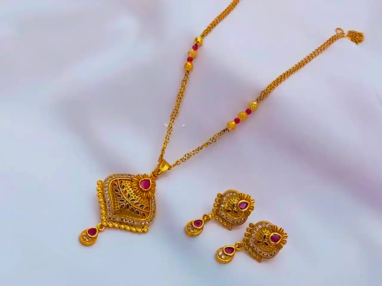 نیم ست طلا خاص