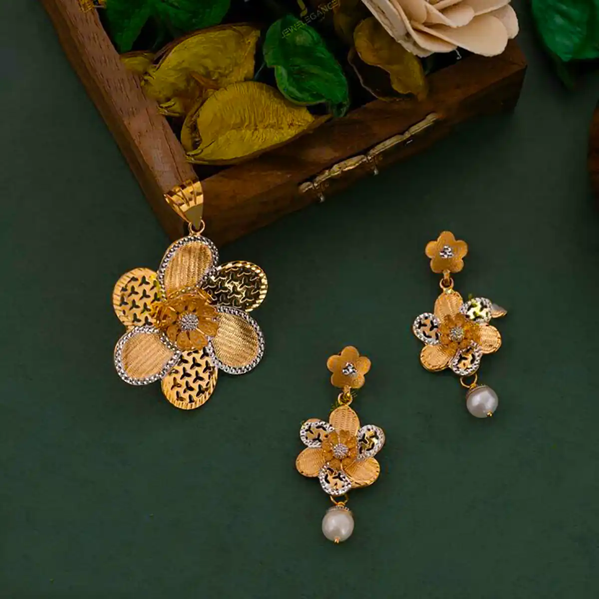 نیم ست طلا لاکچری