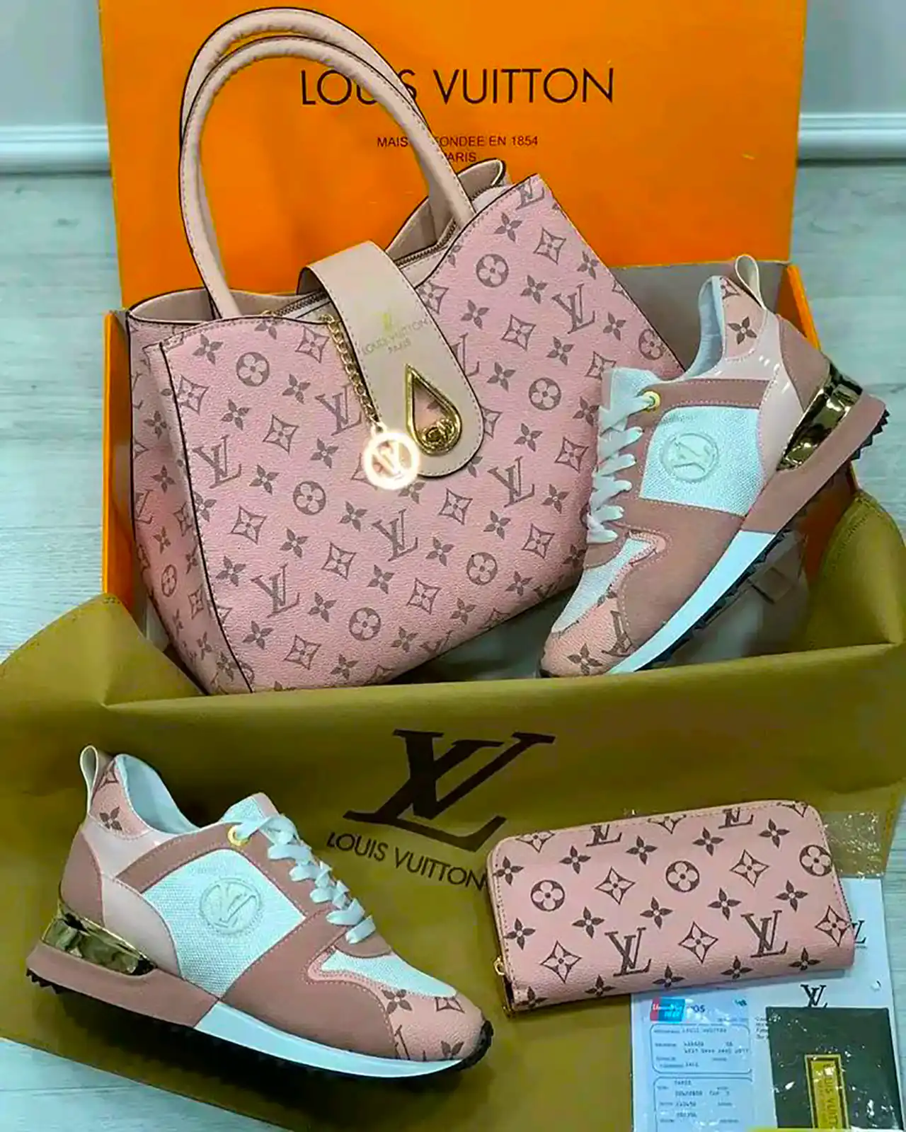 ست کیف و کتونی