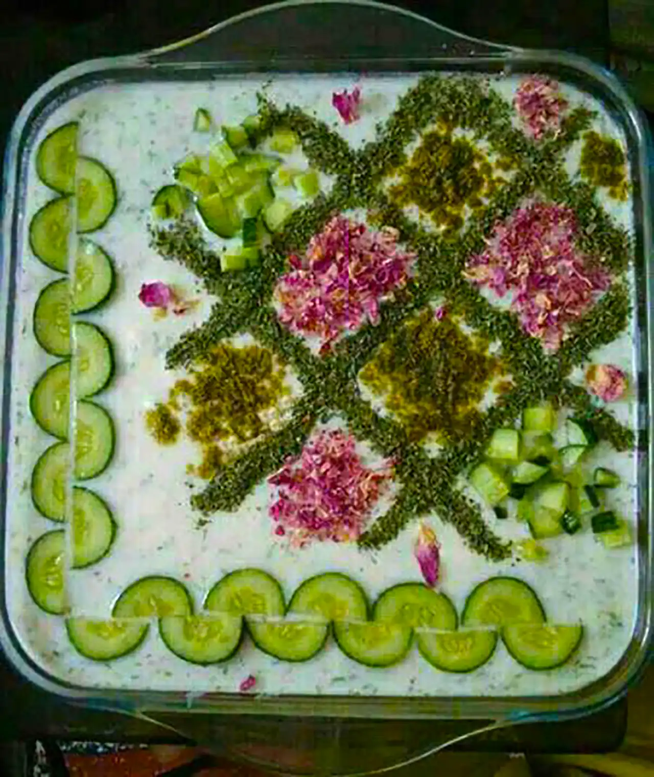 تزئین ماست مجلسی