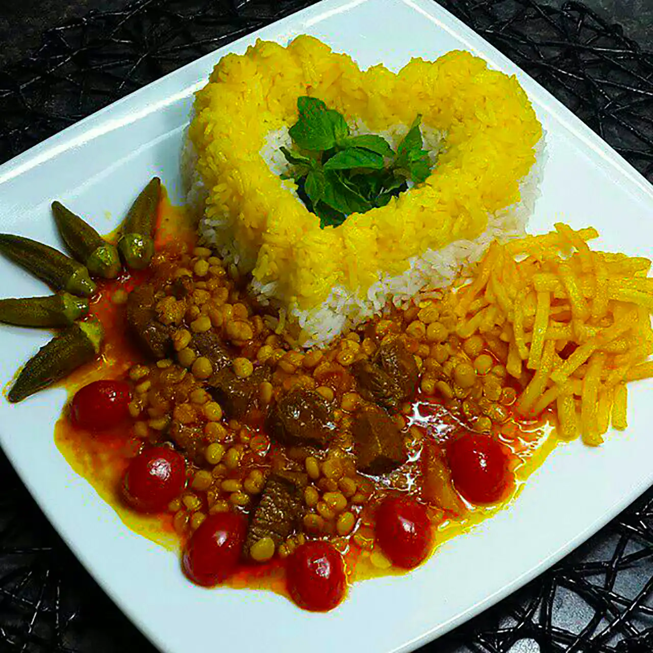 تزیین پلو زعفرانی