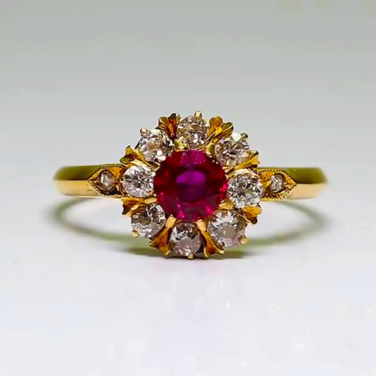 انگشتر نگین صورتی