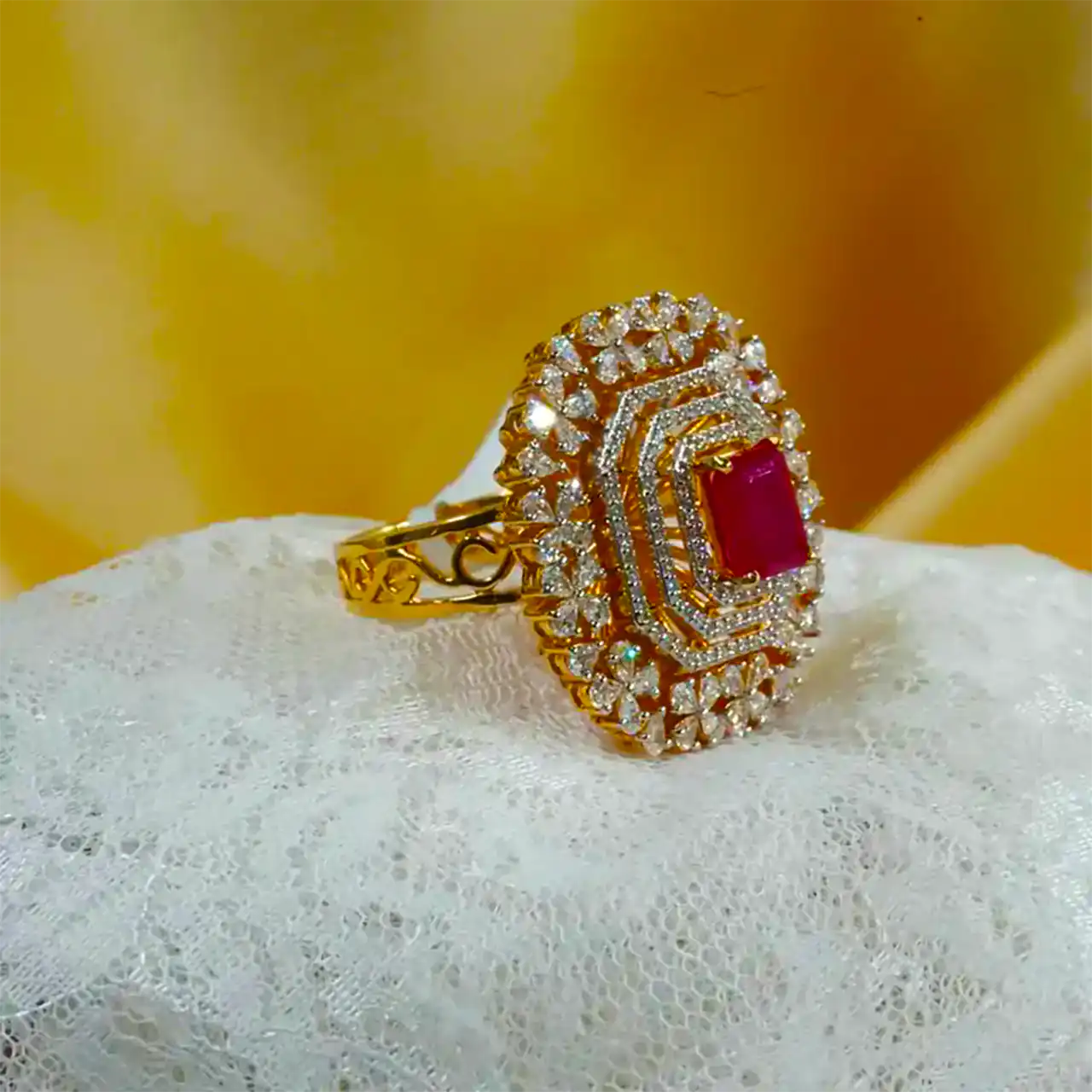 انگشتر نگین صورتی