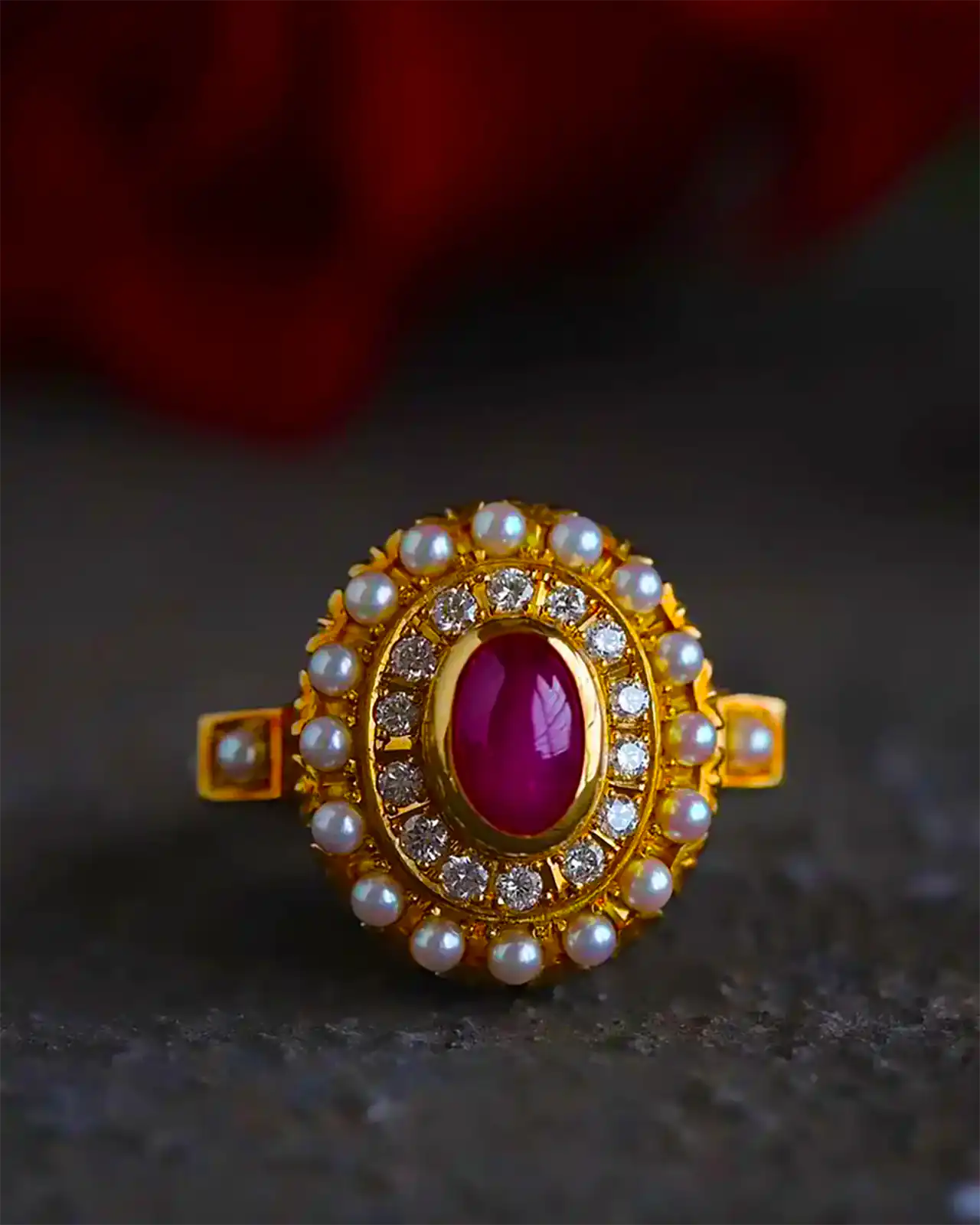 انگشتر نگین صورتی