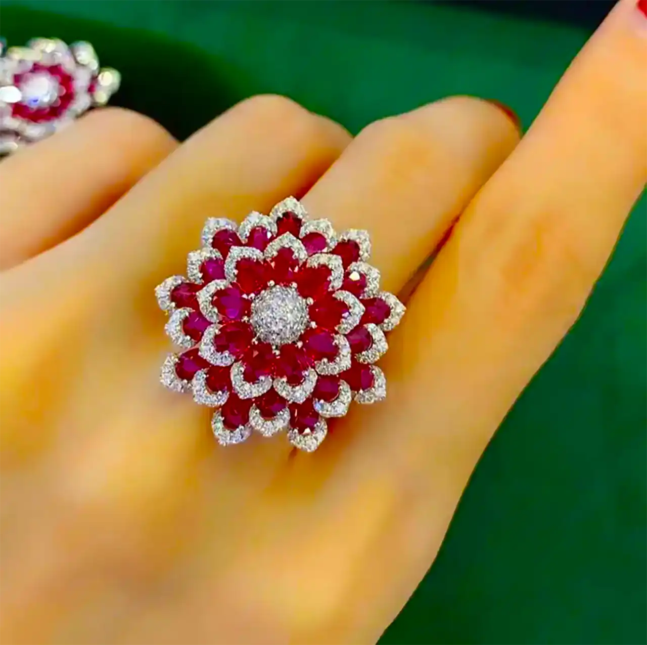 انگشتر نگین صورتی