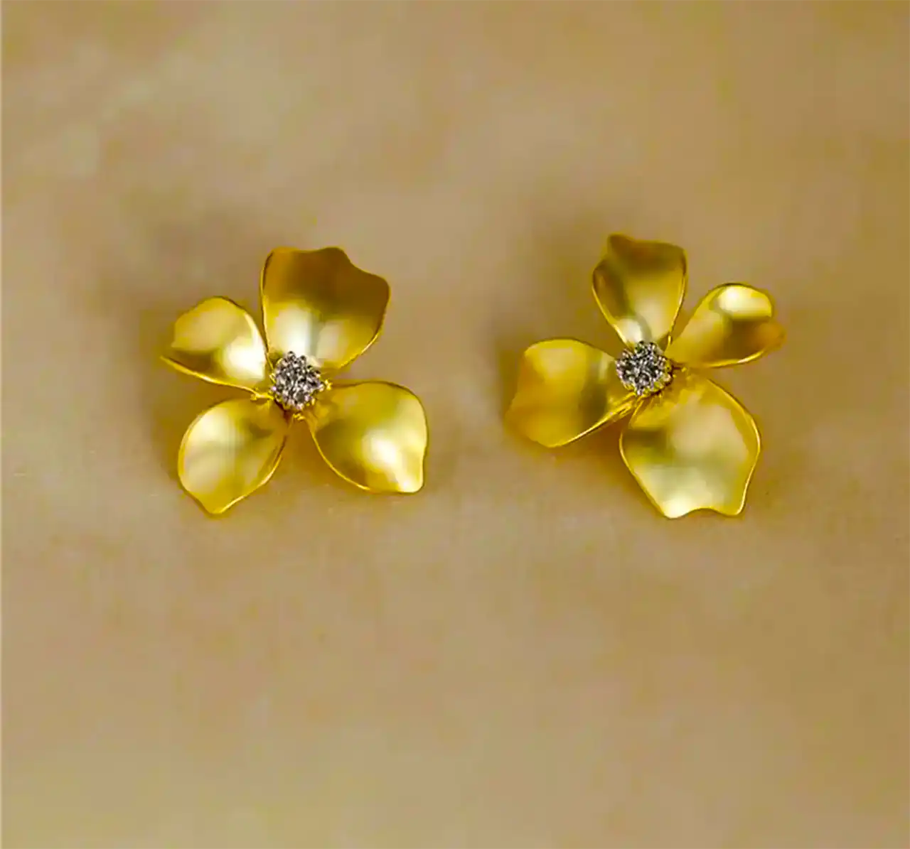 گوشواره میخی شیک