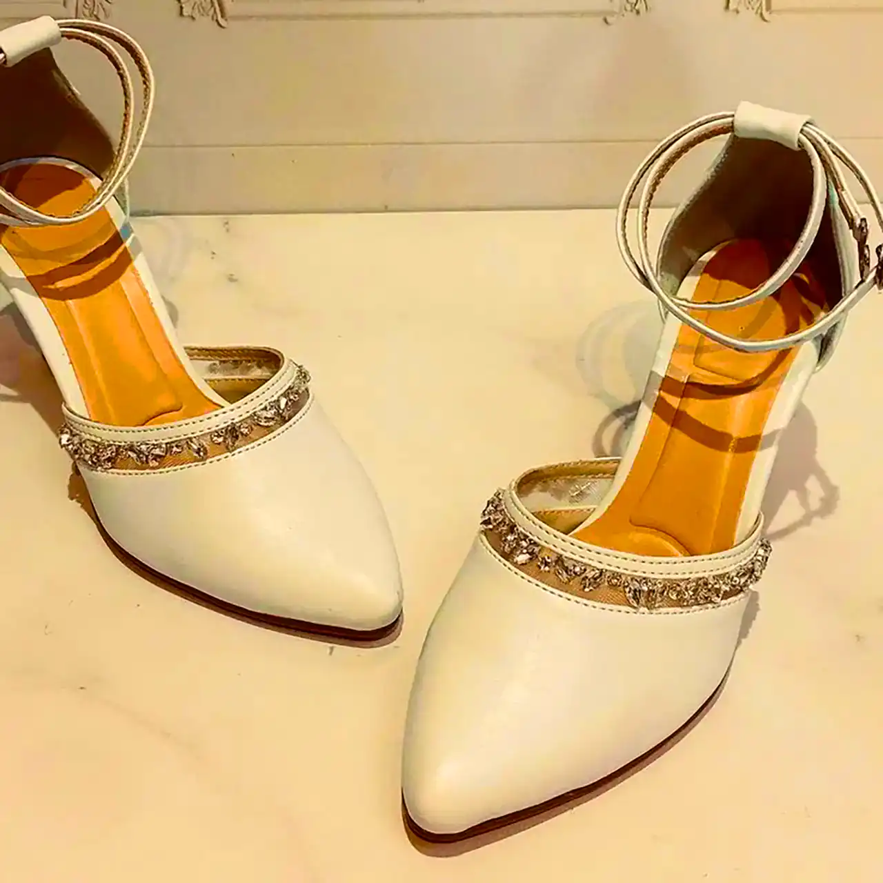 کفش سفید عروس