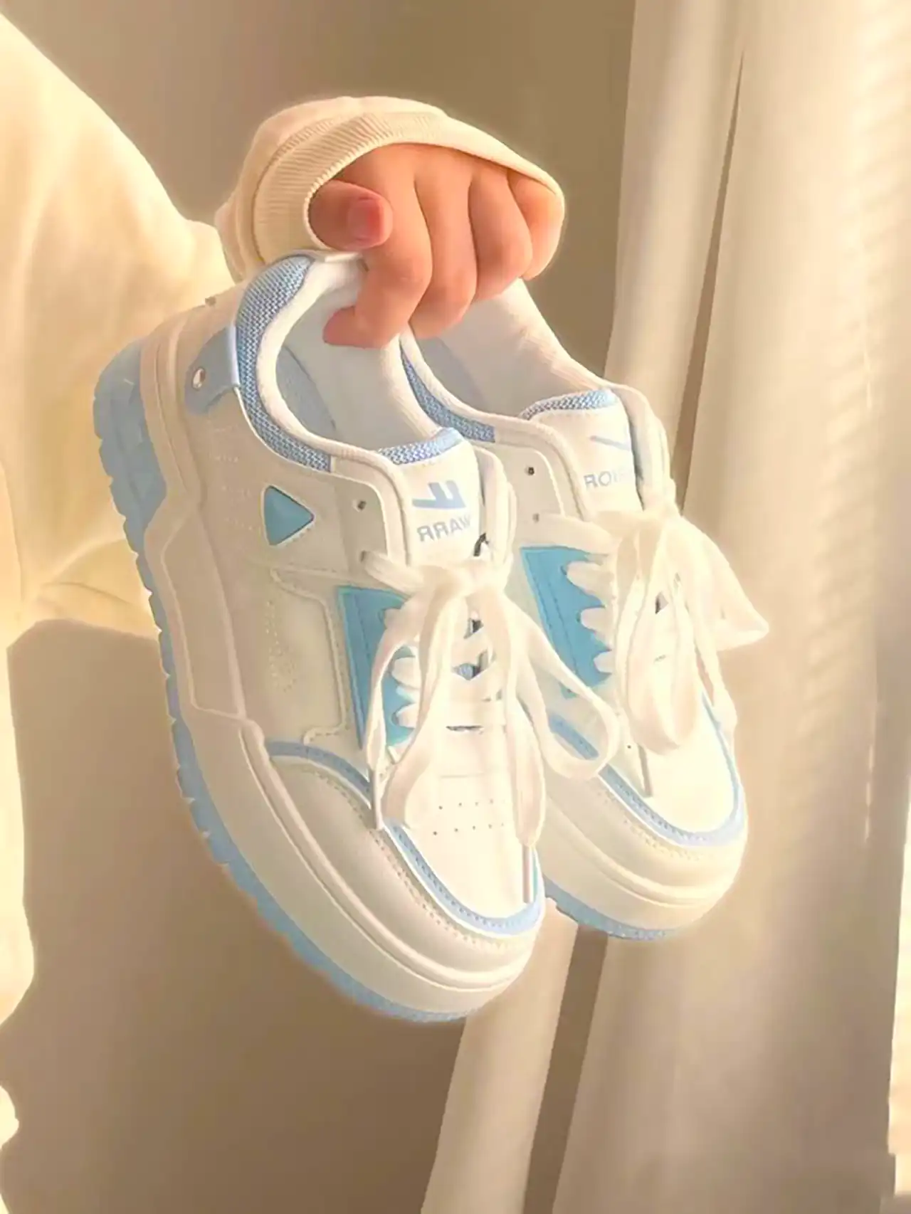 کتونی اسپرت شیک