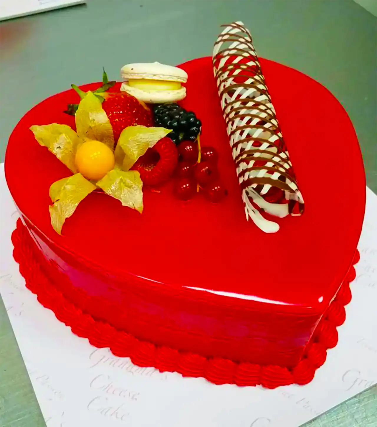 کیک قلبی تولد