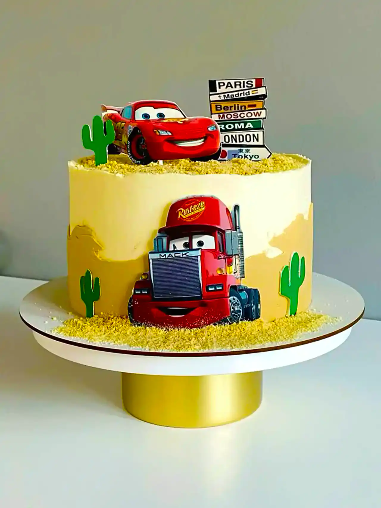 کیک تولد مک کویین