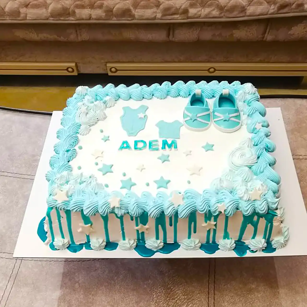 کیک تولد مستطیلی