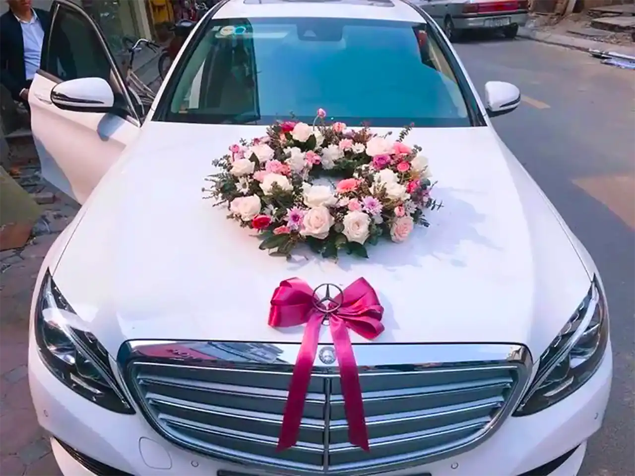 تزئین ماشین عروس