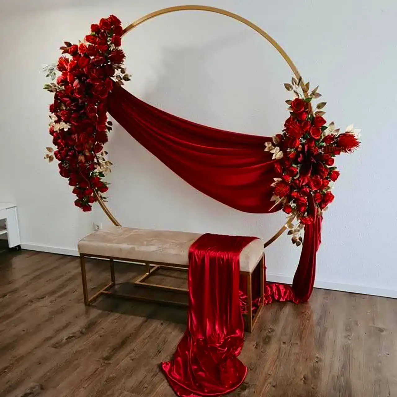 بک دراپ نامزدی قرمز