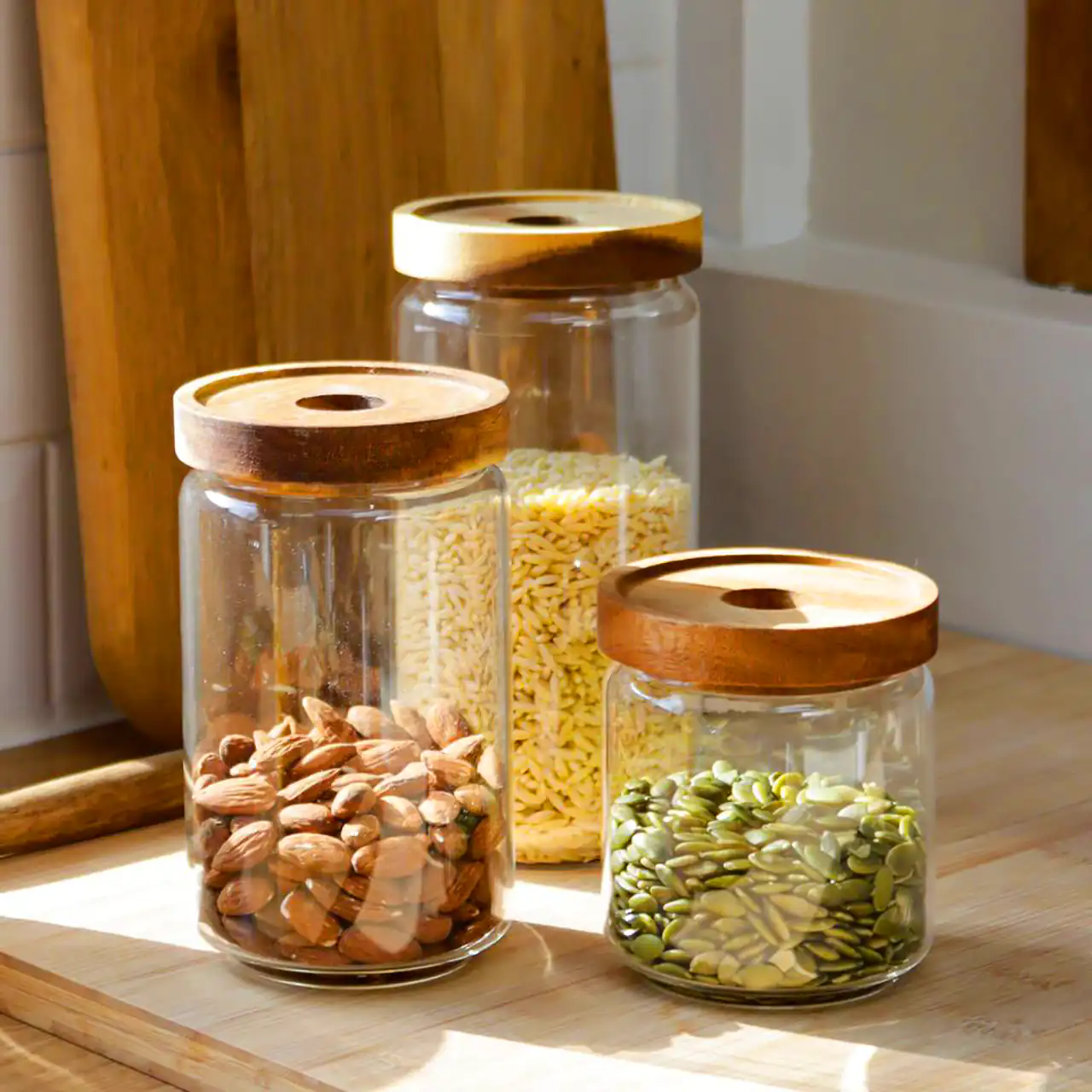 بانک تنقلات شیشه ای درب چوبی