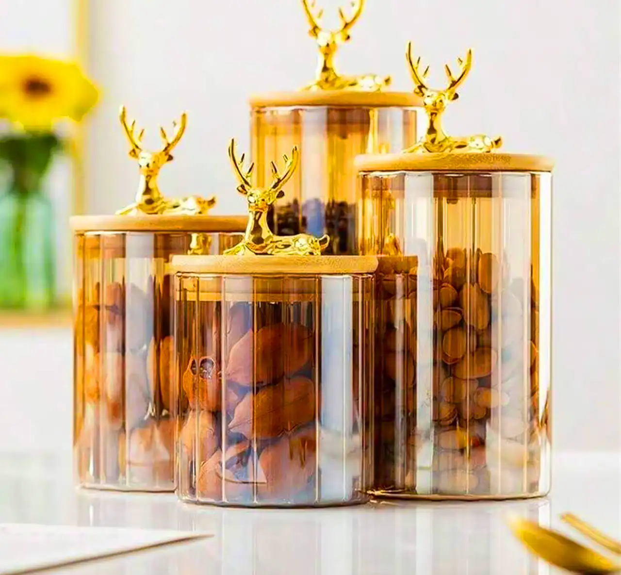 بانک تنقلات شیشه ای درب چوبی