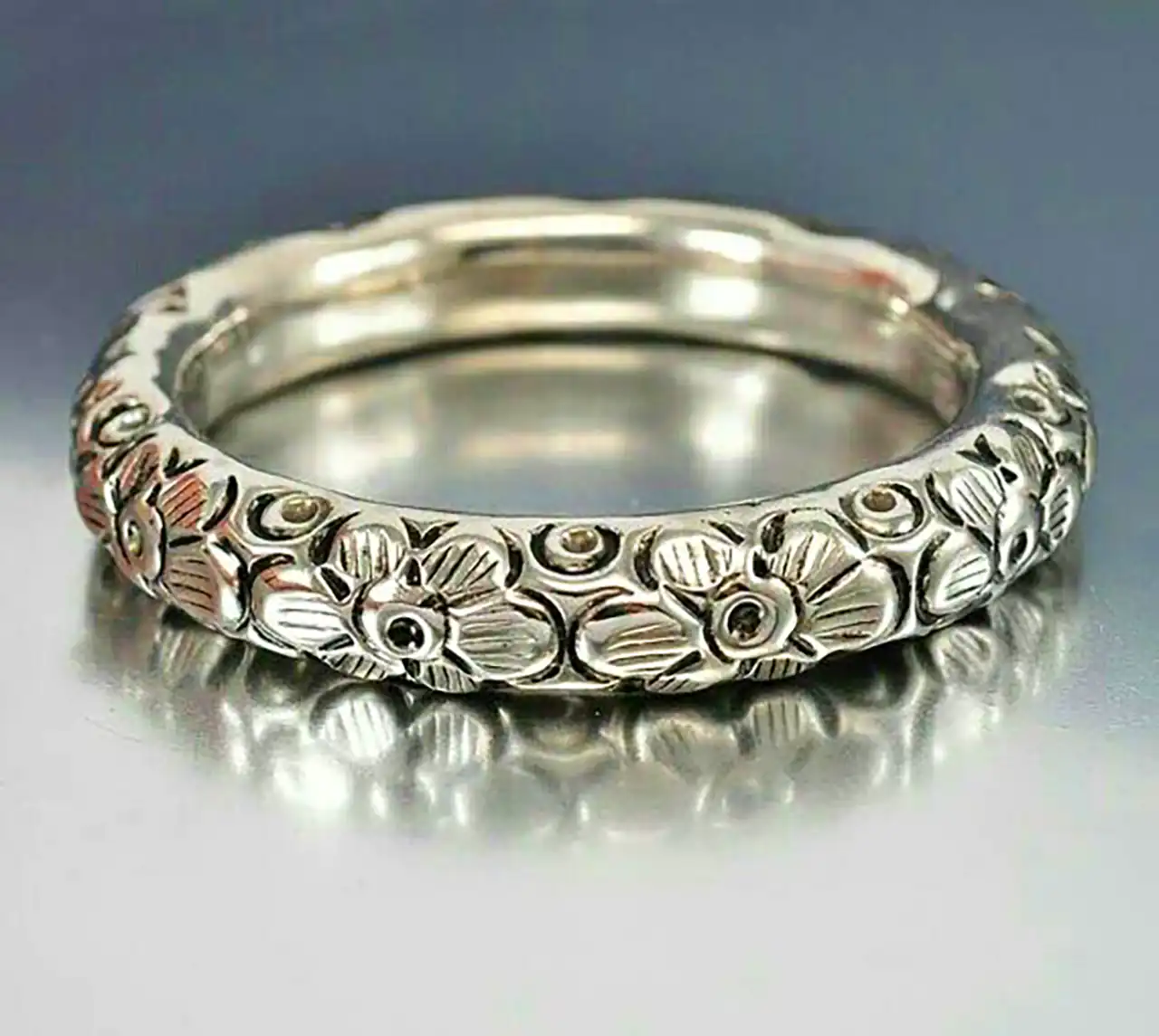 دستبند بنگل نقره ای خاص