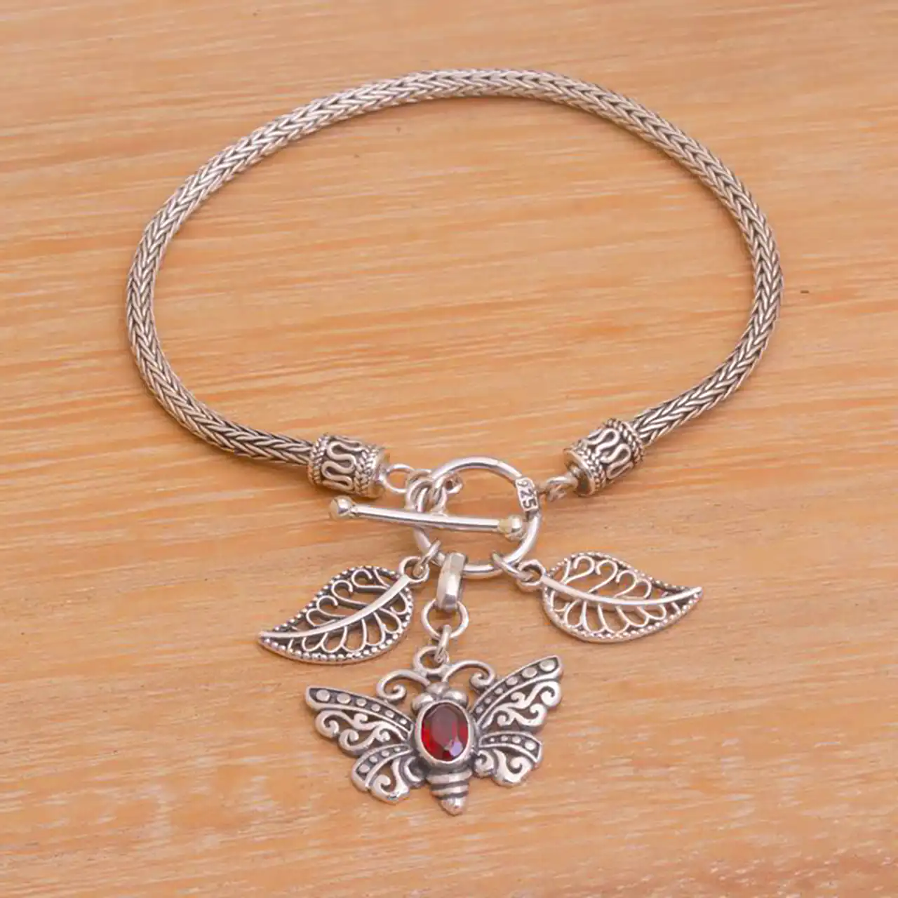 دستبند بنگل نقره ای خاص