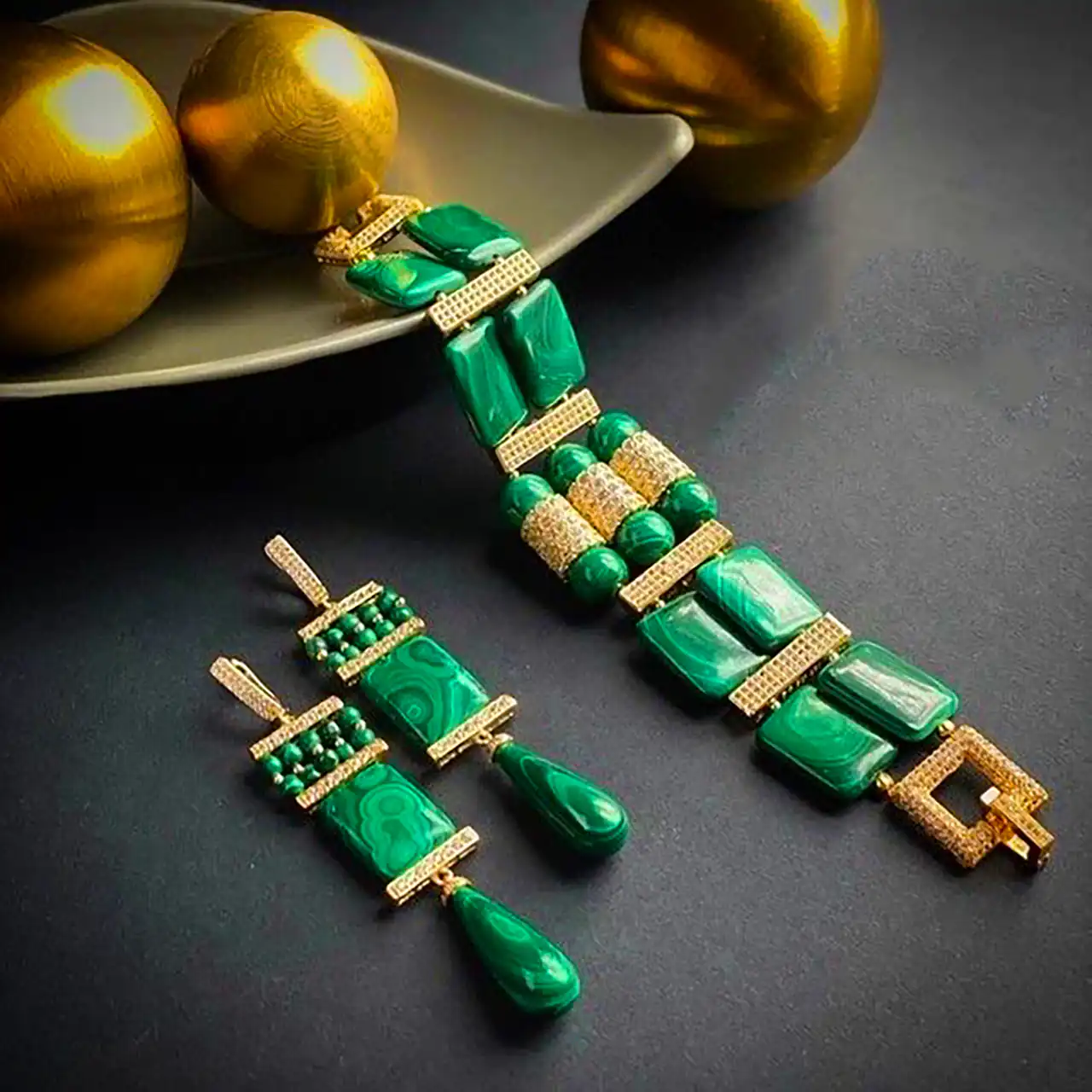 دستبند سنگ زمرد