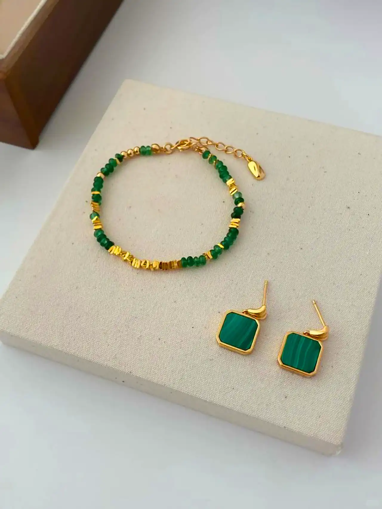 دستبند سنگ زمرد