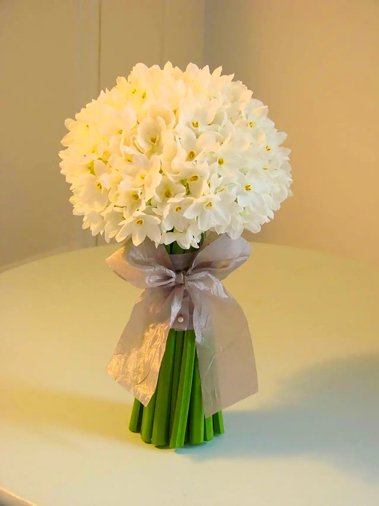 دسته گل سفید عروس