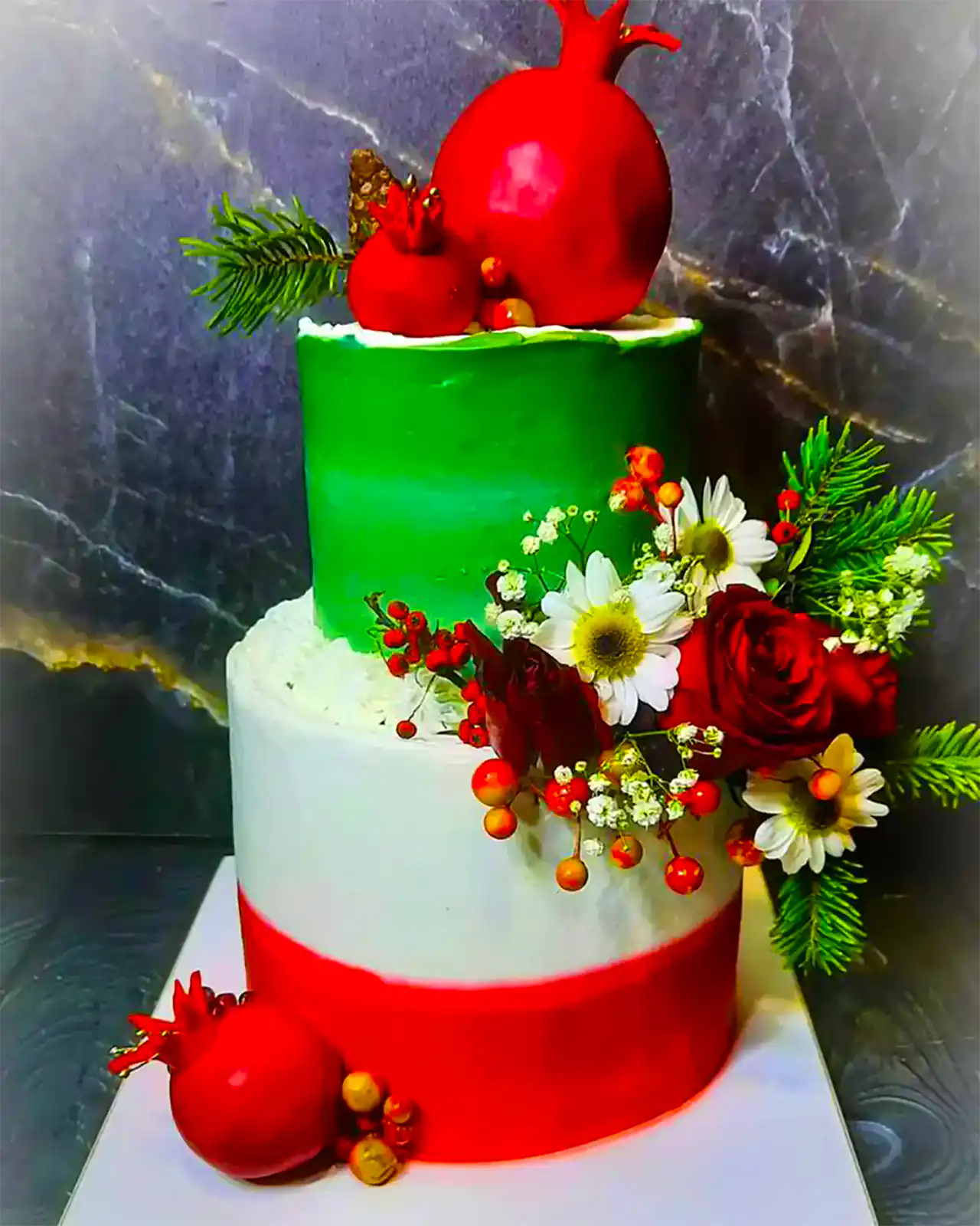 کیک استوانه ای برای یلدا