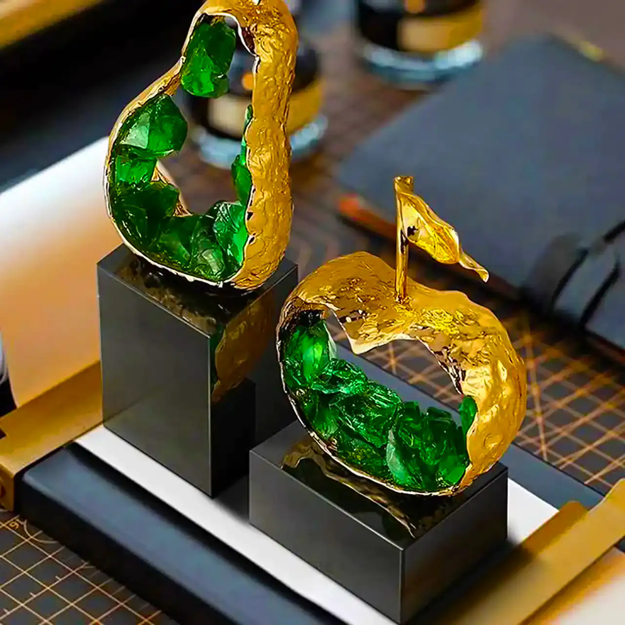 شیپ طلایی دکوری