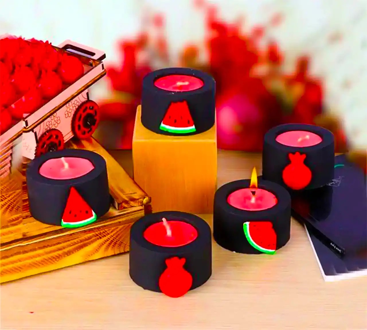 شمع با تم یلدایی