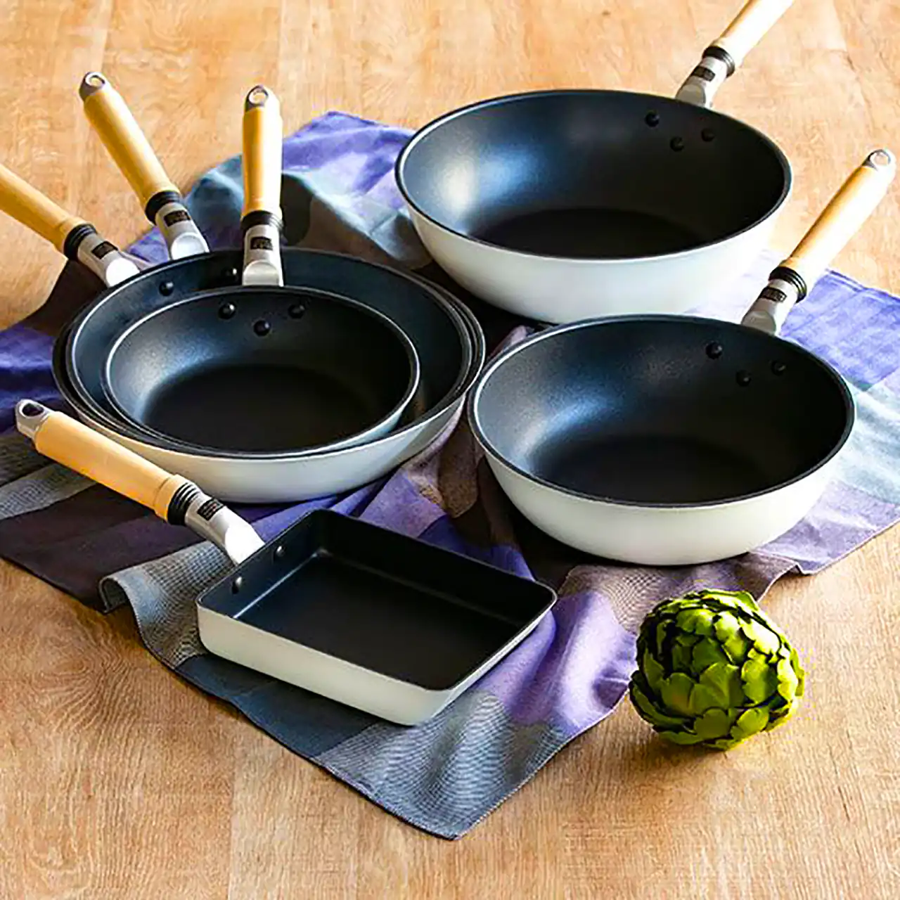 تابه چدنی مدرن