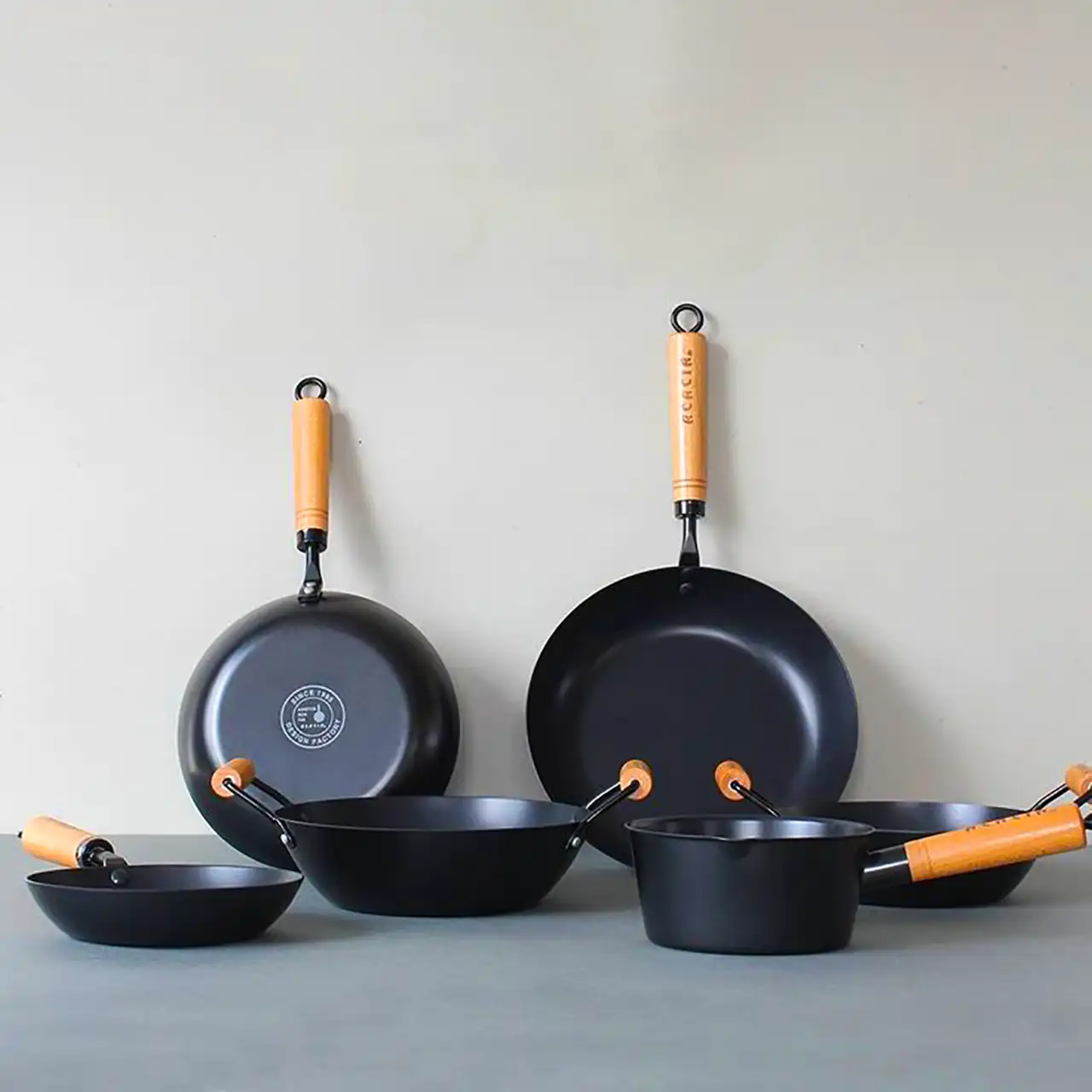 تابه چدنی مدرن