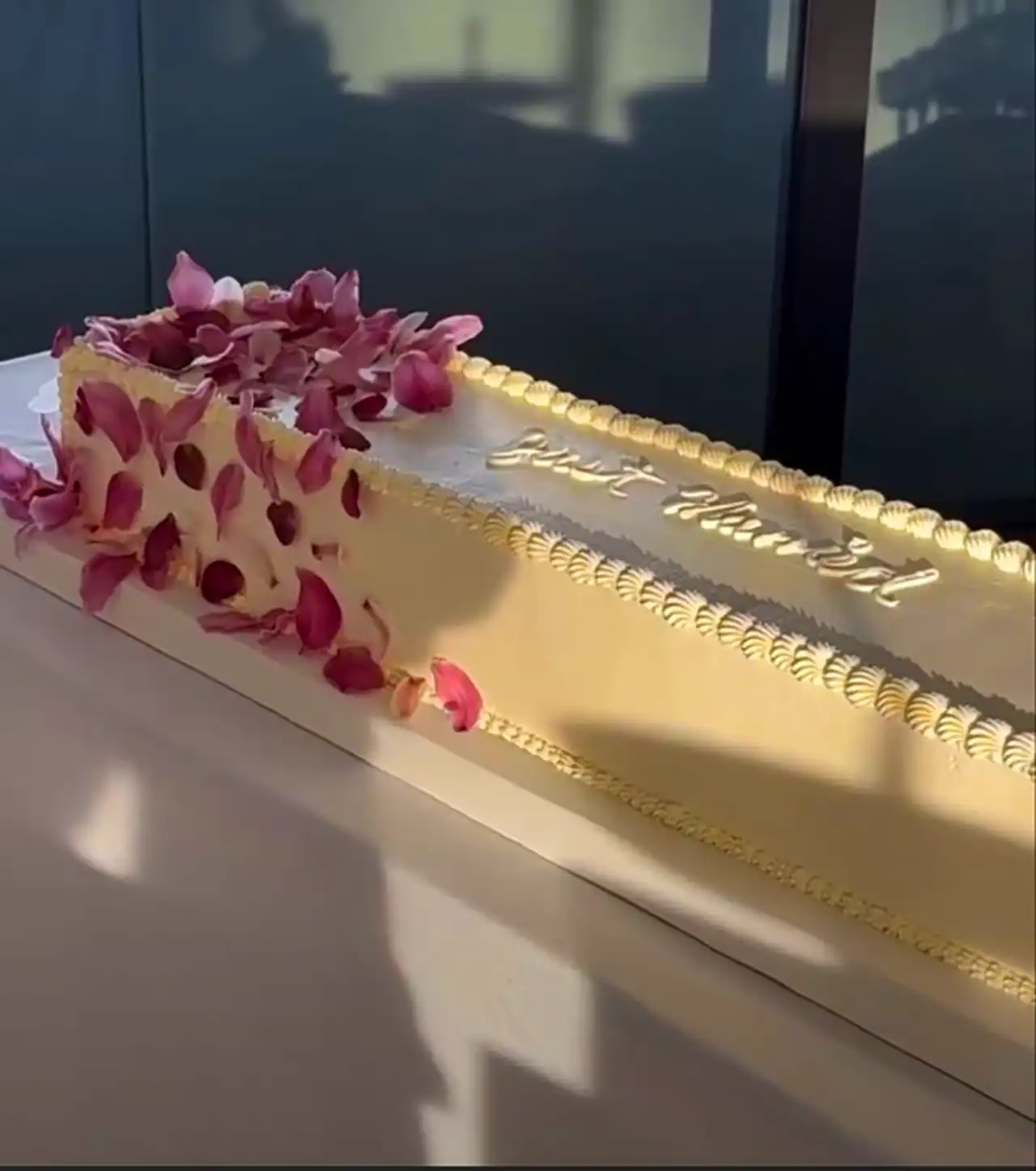 تزیین کیک مستطیلی تولد